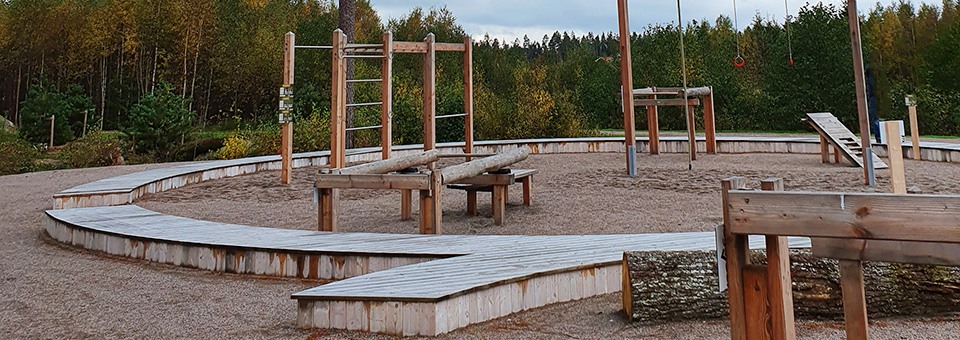 Utegym Telestadshöjden ligger vid dammen mellan Telestadshöjden och Vikaholm